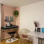 Studio neuf cozy avec balcon, 11e arr Voltaire, proche Bastille